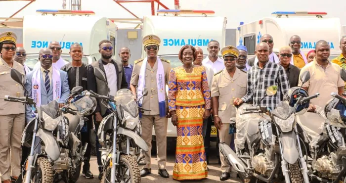 boundiali-mariatou-kone-remet-des-ambulances-aux-centres-de-sante