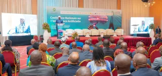 conference-nationale-de-lia-beugre-mambe-exhorte-la-jeunesse-ivoirienne-a-hisser-haut-la-cote-divoire