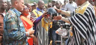 biankouma-des-motos-offertes-par-le-president-ouattara-aux-chefs-de-villages