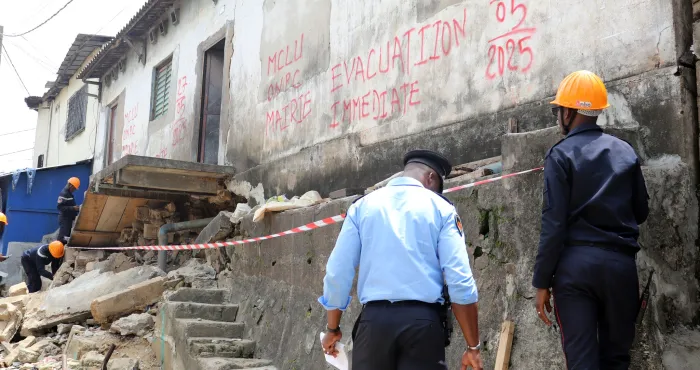 risque-deffondrement-dimmeuble-des-locataires-evacues-de-leur-batiment-a-adjame