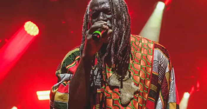 tiken-jah-a-himra-tu-es-devenu-en-moins-dun-an-lune-des-plus-grandes-stars-de-la-cote-divoire