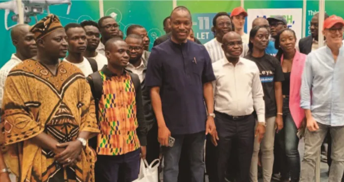 promotion-du-numerique-le-president-ouattara-deploie-plus-de-20-startups-a-paris