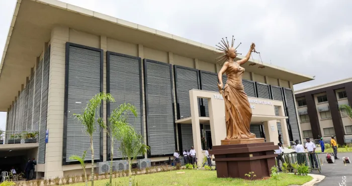 abobo-a-desormais-son-tribunal