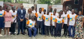 actions-sociales-des-personnes-en-situation-de-handicap-intellectuel-recoivent-du-materiel-numerique