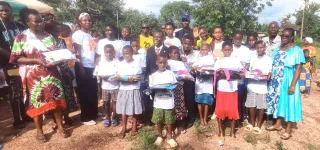 journee-de-lexcellence-et-de-merite-scolaire-a-lepp-babiahan-agboville-le-president-des-jeunes-recompense-plusieurs-eleves