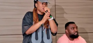 nash-signe-son-grand-retour-avec-devant-et-celebre-ses-25-ans-de-carriere