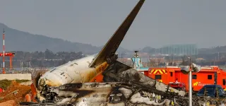 inde-crash-dun-avion-de-ligne-avec-242-passagers-a-ahmedabad-dans-une-zone-residentielle