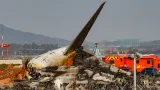 inde crash dun avion de ligne avec 242 passagers a ahmedabad dans une zone residentielle