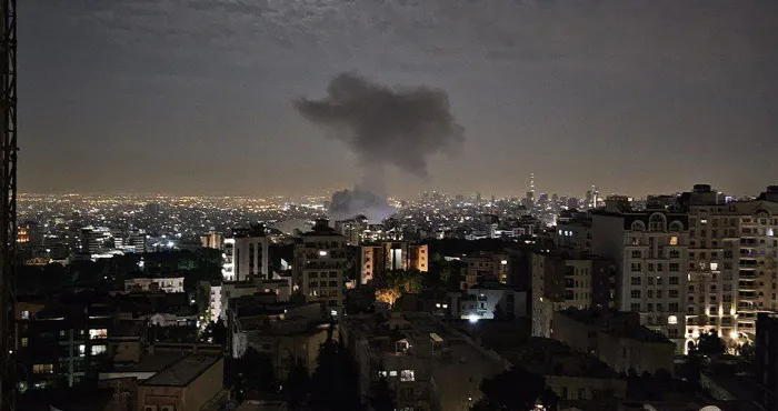 israel-frappe-liran-en-ciblant-des-sites-nucleaires-et-militaires