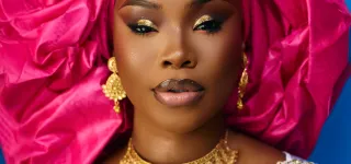 des-chiffres-record-pour-zoe-le-dernier-single-de-roseline-layo