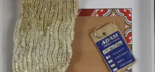 une-chaussette-portee-par-michael-jackson-mise-aux-encheres-a-pres-de-02-millions-f-cfa