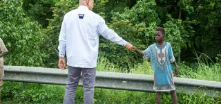 en-tournee-a-linterieur-du-pays-billon-met-les-jeunes-en-confiance