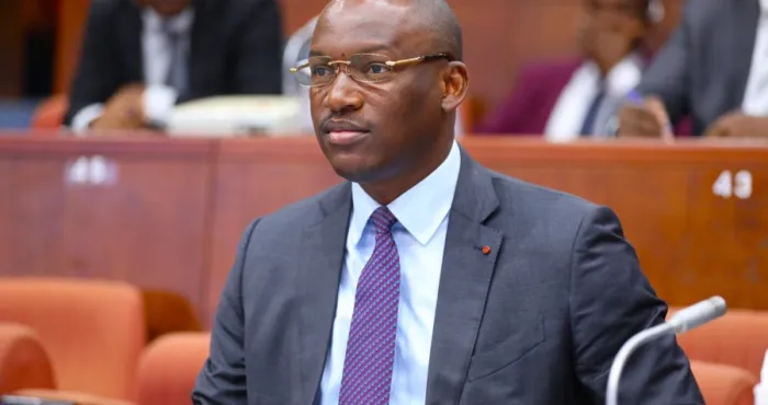 gel-des-avoirs-des-opposants-mamadou-toure-fait-des-revelations