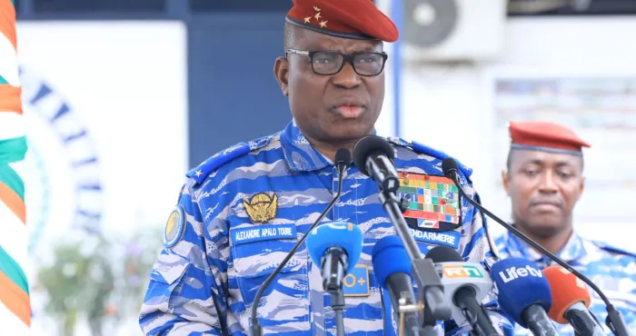 apalo-toure-aux-eleves-sous-officiers-vos-chemins-avec-lalcool-doivent-sarreter