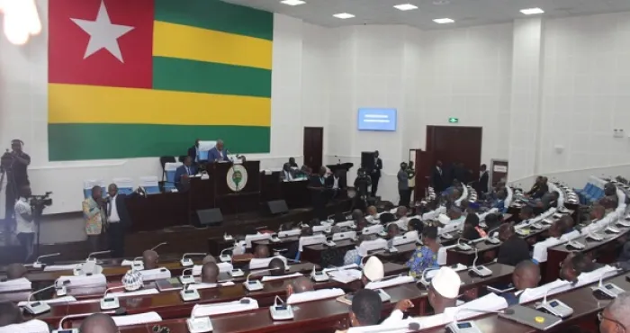 togo-des-deputes-boycottent-la-pleniere-a-lassemblee-nationale-pour-denoncer-le-silence-face-aux-manifestations