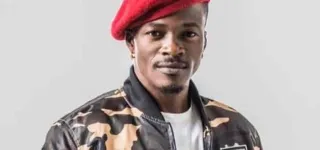 son-concert-annule-debordo-appelle-ses-fans-a-une-mobilisation-populaire-devant-le-casino-de-paris