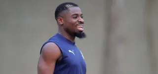 serge-aurier-je-prefere-ne-pas-manger-que-de-signer-a-marseille