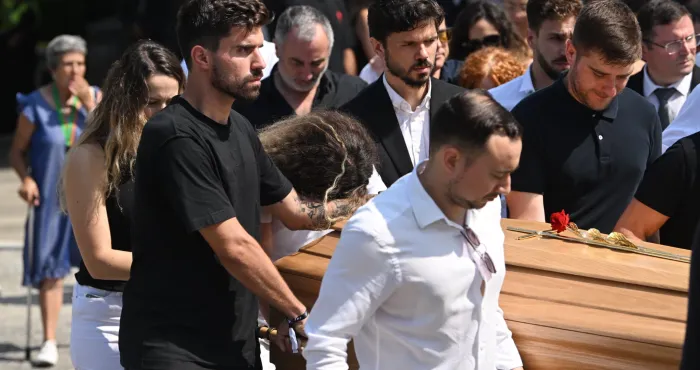 les-joueurs-de-liverpool-et-du-portugal-reunis-pour-les-funerailles-de-diogo-jota