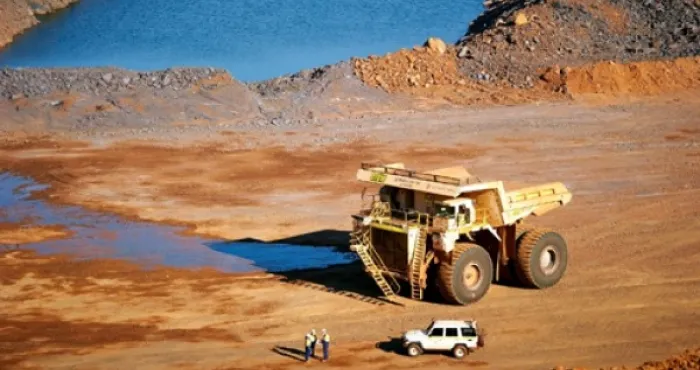 mines-letat-percoit-320-milliards-de-taxes-et-des-royalties-en-2023