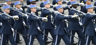 tragedie-a-paris-un-sous-lieutenant-defilant-le-14-juillet-fait-une-chute-fatale