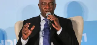 infrastructures-tournees-vers-les-technologies-du-futur-felix-roger-adom-concretise-la-vision-dalassane-ouattara