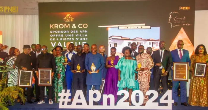 4e-edition-des-awards-du-digital-et-de-la-presse-numerique-1000-jeunes-atchans-formes-aux-outils-du-numerique