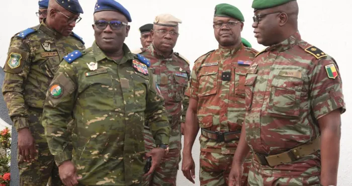 securite-regionale-les-armees-ivoirienne-et-beninoise-en-conclave-strategique-a-abidjan