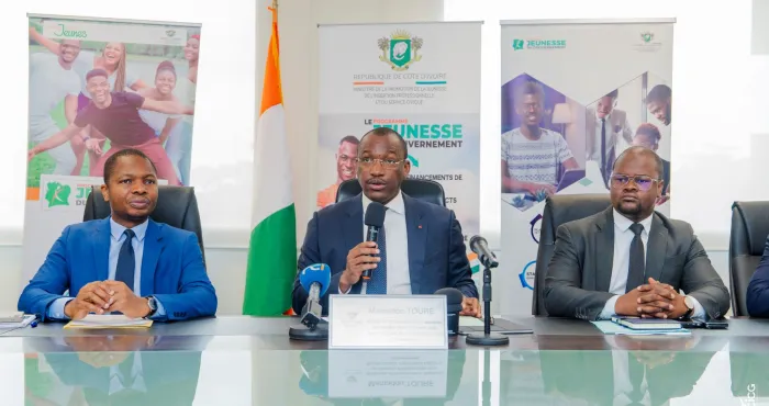 foire-nationale-de-lemploi-et-du-recrutement-plus-de-62-000-offres-a-saisir-pour-les-jeunes