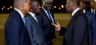 le-president-alassane-ouattara-a-regagne-abidjan-apres-un-sejour-en-france