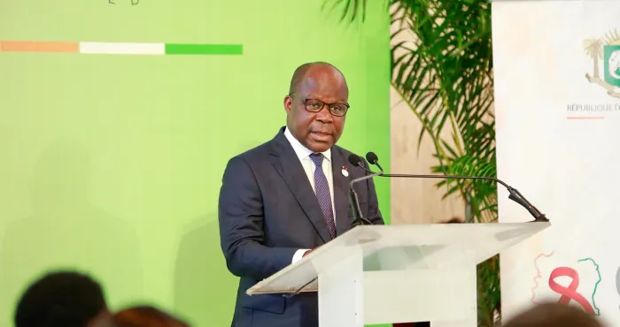 le-nombre-de-personnes-vivant-avec-le-vih-a-ete-estime-a-407-000-dont-65-de-femmes-selon-le-ministre-pierre-dimba