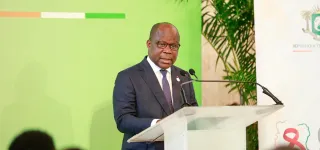 le-nombre-de-personnes-vivant-avec-le-vih-a-ete-estime-a-407-000-dont-65-de-femmes-selon-le-ministre-pierre-dimba