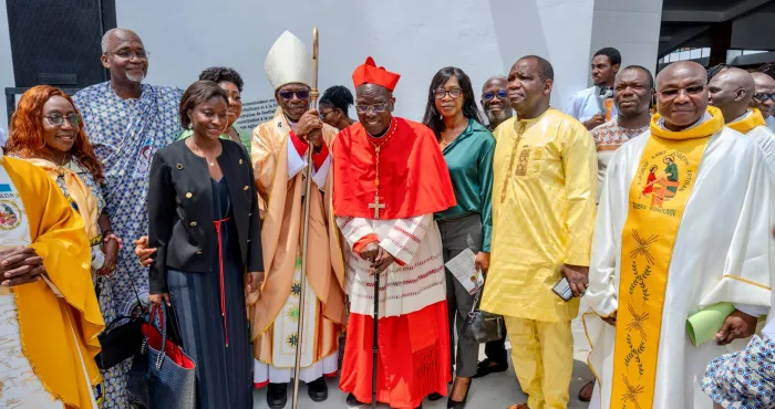 dedicace-de-la-paroisse-saint-joseph-artisan-la-fif-et-les-elephants-a-lhonneur