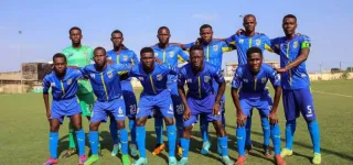 efym-les-ecoliers-en-stage-bloque-dun-mois-a-dabou