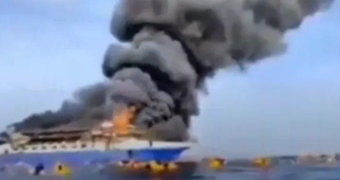 indonesie-au-moins-cinq-morts-dans-lincendie-dun-ferry