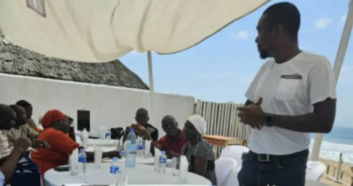 lycee-dominique-ouattara-de-korhogo-des-anciens-eleves-sunissent-pour-une-action-de-bienfaisance