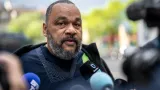 un spectacle de lhumoriste dieudonne interrompu par les gendarmes en france