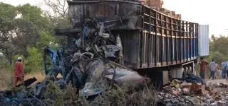axe-katiola-niakara-16-morts-et-51-blesses-dans-laccident-impliquant-un-car-et-un-camion-benne
