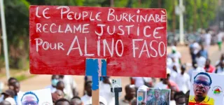burkina-faso-une-grande-manifestation-en-hommage-a-alino-faso-devant-lambassade-de-cote-divoire