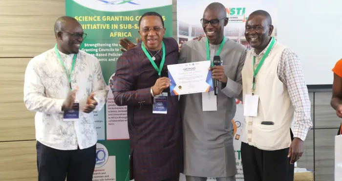 cloture-2e-symposium-annuel-du-projet-gri-abidjan-lance-un-manifeste-pour-linnovation-durable