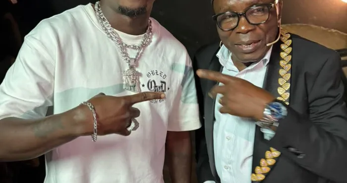 apres-son-show-explosif-gohou-enjaille-mais-reclame-son-transport-a-didi-b