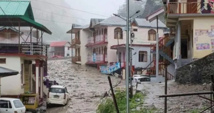 himalaya-en-colere-100-disparus-dans-une-crue-eclair-en-inde
