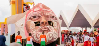 bouake-emerveille-pour-lindependance-georges-momboye-signe-une-fresque-choregraphique-historique