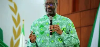 maree-humaine-a-yopougon-tidjane-thiam-celebre-lunite-et-la-discipline-des-ivoiriens