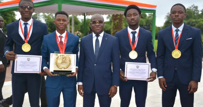 prix-national-dexcellence-2025-la-cote-divoire-celebre-ses-prodiges-du-numerique