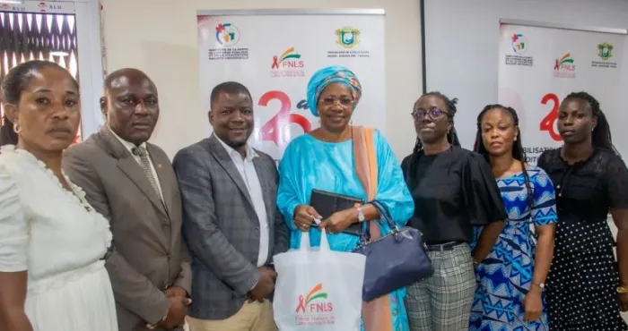 mobilisation-nationale-le-fnls-mise-sur-le-timbre-de-solidarite-pour-renforcer-la-lutte-contre-le-sida