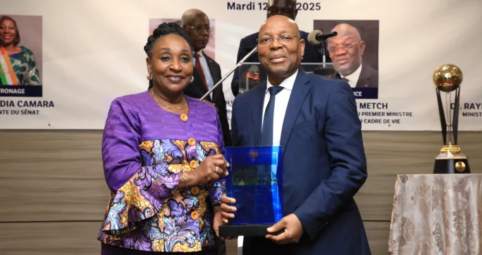 football-dr-raymonde-goudou-celebre-le-stade-dabidjan-pour-son-sacre-historique-et-rend-hommage-a-la-legende-dr-pomelie-coffie