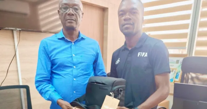 football-ivoirien-la-fif-offre-des-equipements-de-pointe-aux-arbitres