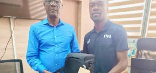football-ivoirien-la-fif-offre-des-equipements-de-pointe-aux-arbitres