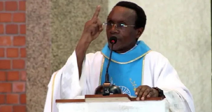 la-paix-sobtient-aussi-par-la-priere-lappel-du-pere-abekan-a-la-nation-ivoirienne