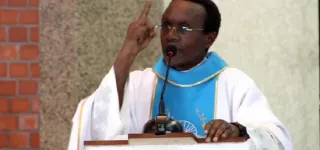 la-paix-sobtient-aussi-par-la-priere-lappel-du-pere-abekan-a-la-nation-ivoirienne